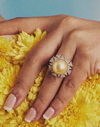 GOLDEN PEARL HALO RING