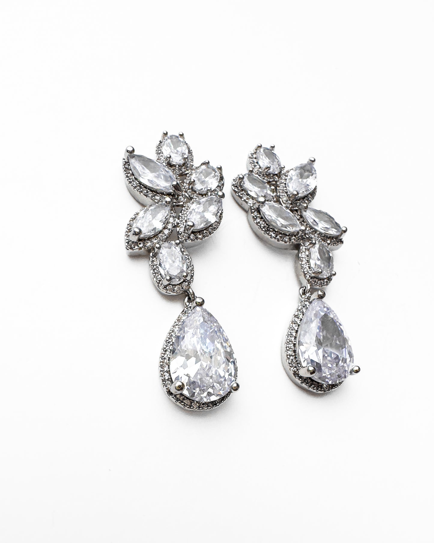 FALAKNUMA DROP EARRINGS